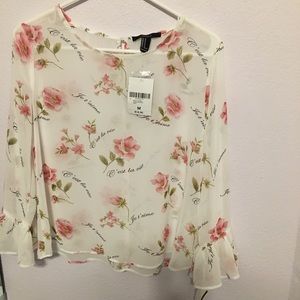 NWT Beautiful! Sheer Blouse ruffle at sleeve med